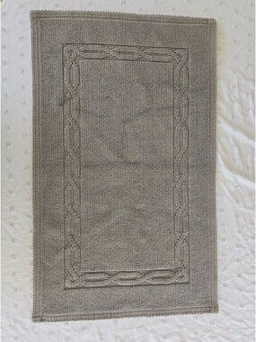 Williams Sonoma Home Chambers® Heritage 800-Gram Solid Bath Mat Grey